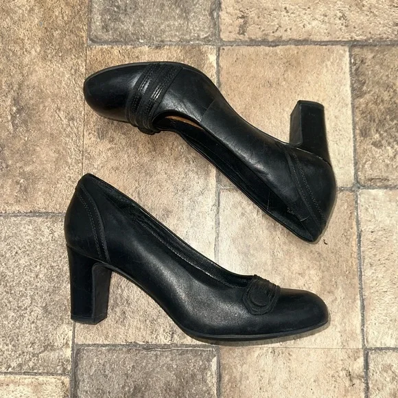 Clarks Size 6.5 - Picture 2 of 8